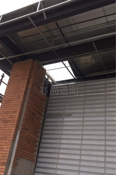 天津地铁5号线部分站点电动卷帘门安装实况