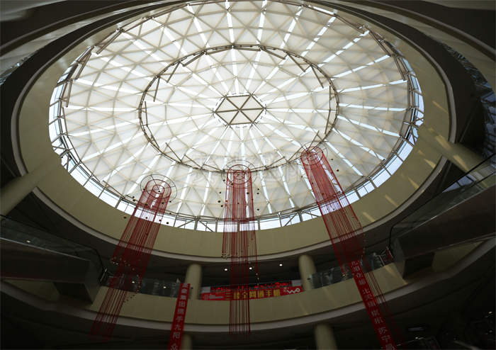 山东无棣圣豪购物中庭广场圆形采光顶遮阳