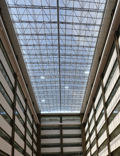 医院建筑方形全球最奢华的贝斯特顶应用电动天棚帘全球最奢华的贝斯特实景效果