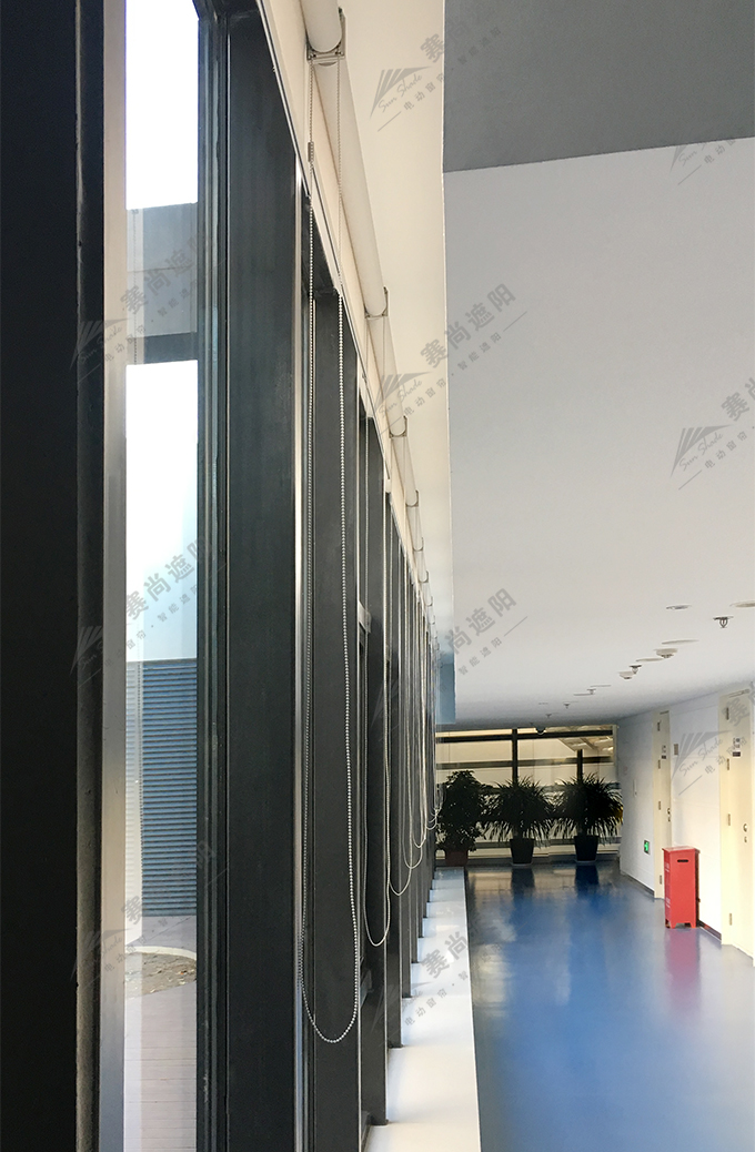 工程手动卷帘实景图